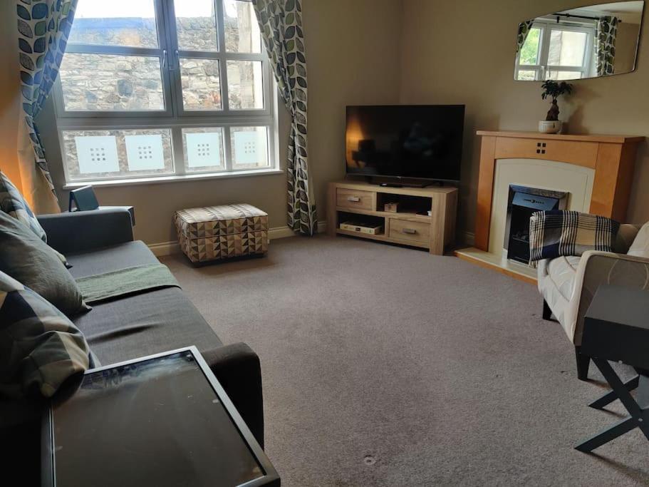 Next To The Palace And Royal Mile With Parking * Edinburgh