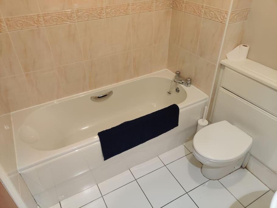 Apartment Next To The Palace And Royal Mile With Parking Edinburgh