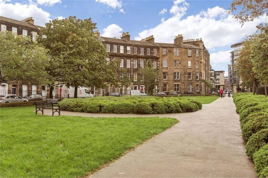 Apartment 1 Bedrooms Flat In Haymarket, Heart Of Flat Sleeps 4 , Edinburgh