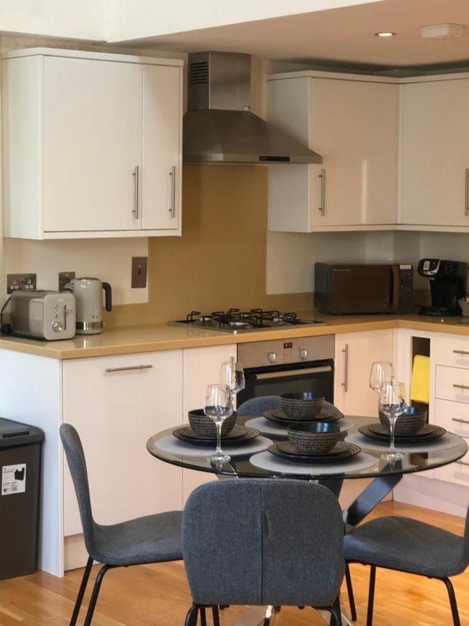 Apartment Private Parking 2 Bed 2 Bath