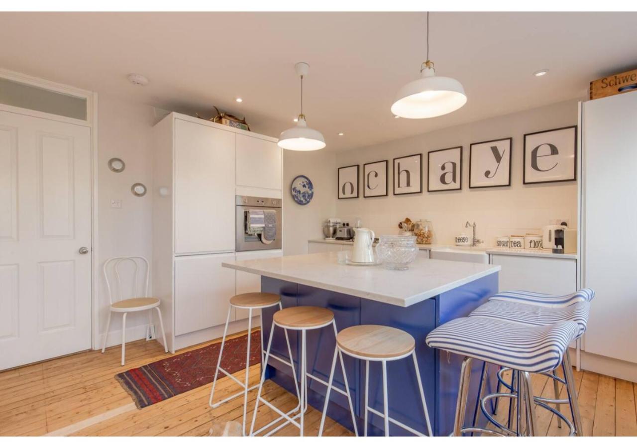 Altido Stylish Townhouse In Cool Stockbridge * EDI