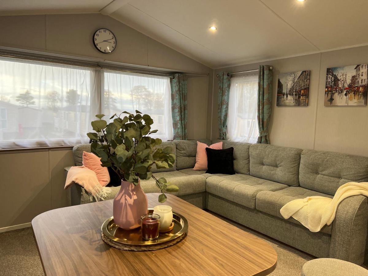 Lovely 3 Bedroom In Seton Wi-fi Xbox