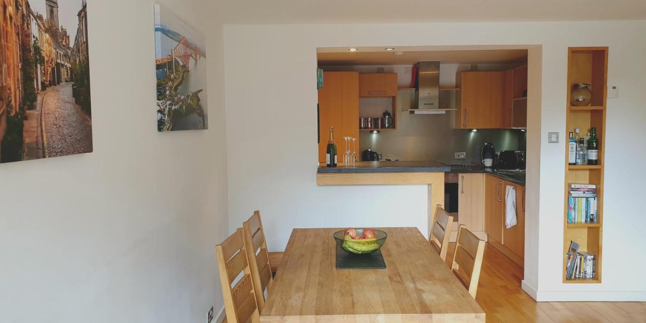 Altido Alluring 3br Apt Near The Centre With Parking Edinburgh