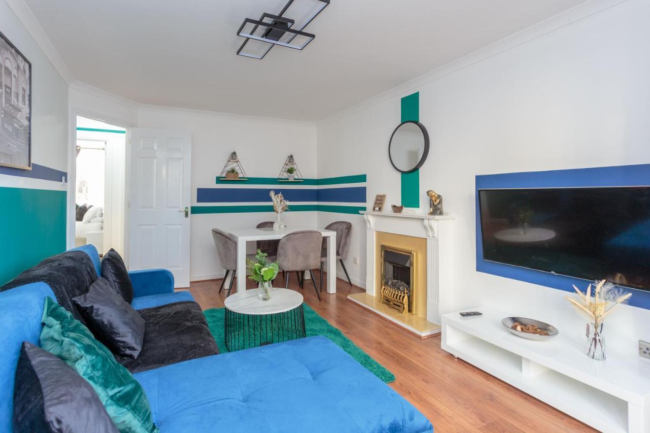 Apartment Stylish 2 Bedroom In *