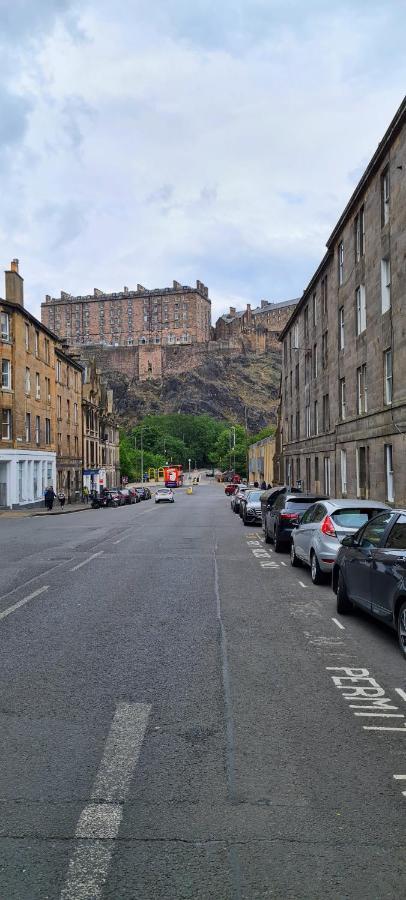 Spacious Ensuite In Centre - Five Star Amenities - Excellent Location Guest house Edinburgh