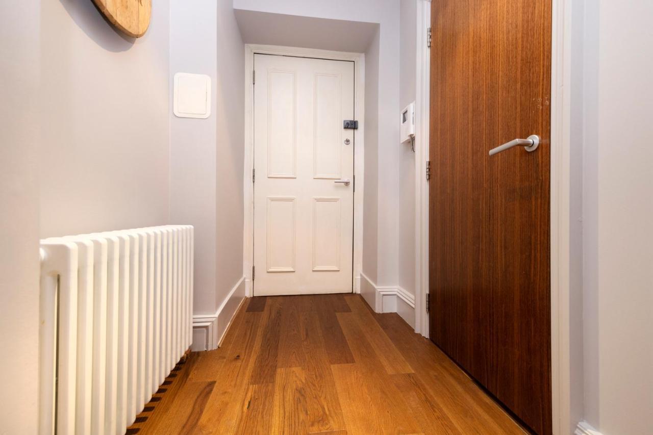 Joivy Chic 2br With Views At The Heart Of Old Town * Edinburgh