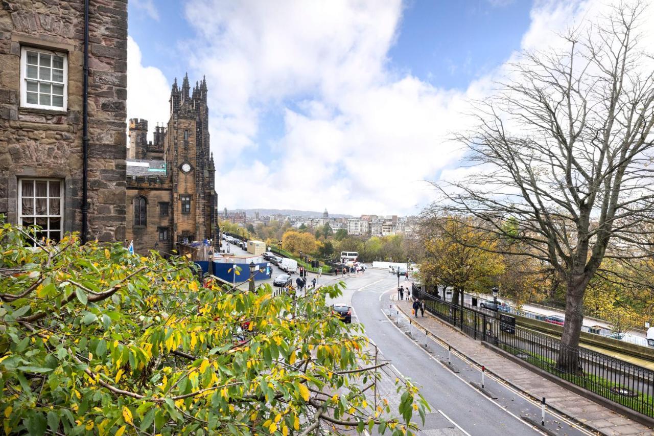Joivy Chic 2br With Views At The Heart Of Old Town Apartment *