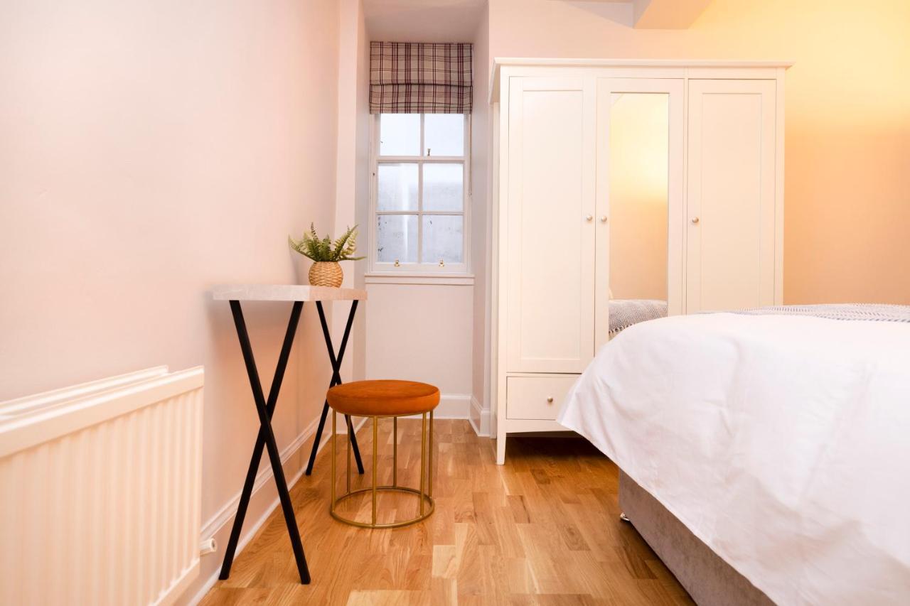 Joivy Modern Flats In New Town * EDI
