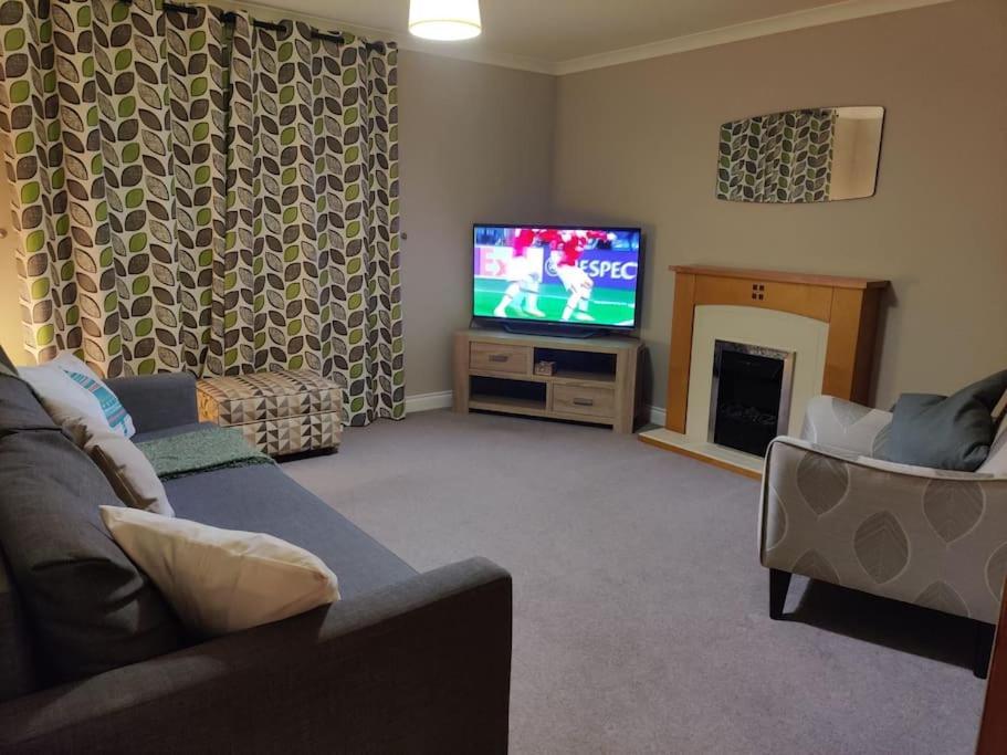 Next To The Palace And Royal Mile With Parking * Edinburgh