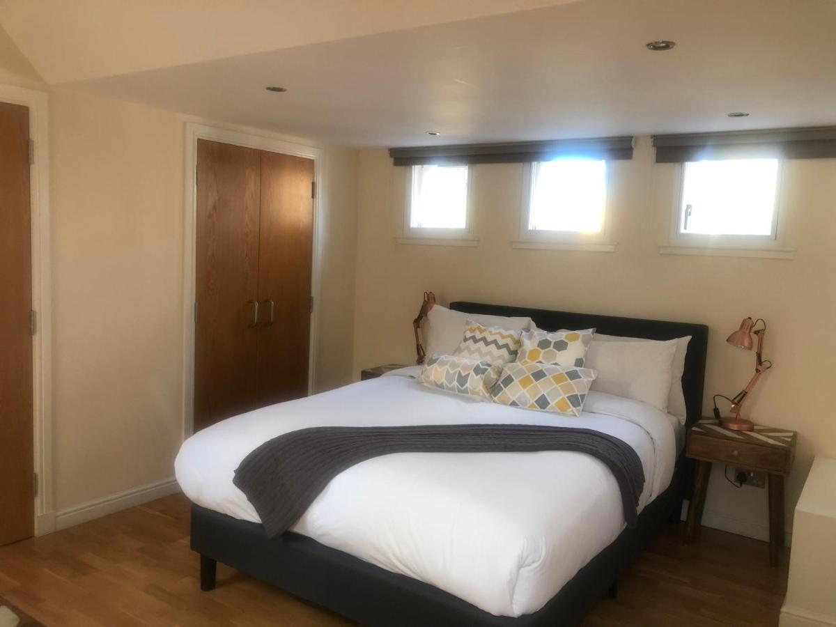 Private Parking 2 Bed 2 Bath Apartment *