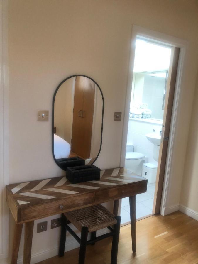 Private Parking 2 Bed 2 Bath Edinburgh