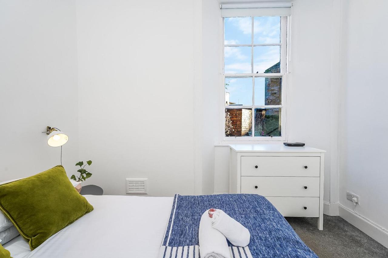 Centre 2 Bedroom Main Door *
