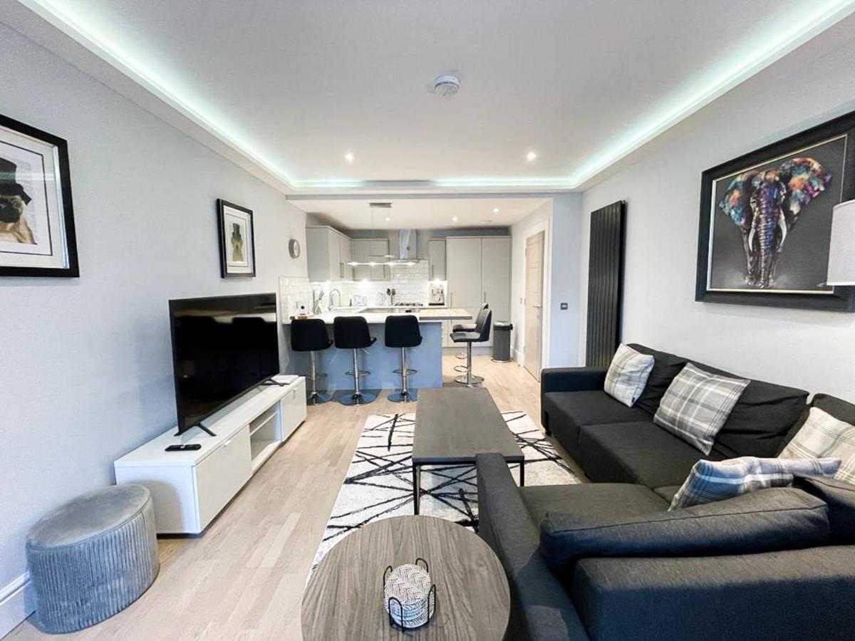 Modern 3 Bedroom Apartment, West End * Edinburgh