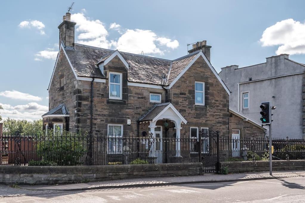 Abercorn Semi-detached House Holiday home