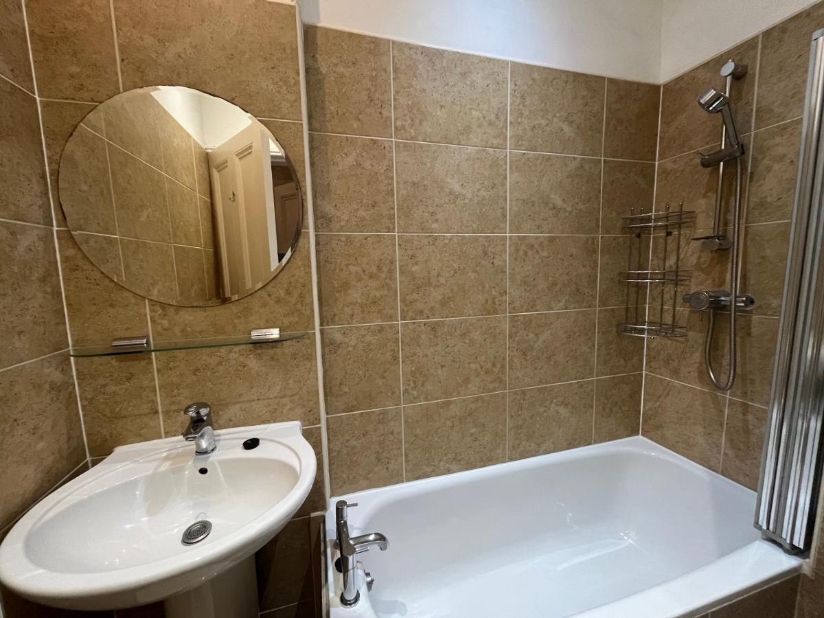 Bright 3 Bedroom Apartment