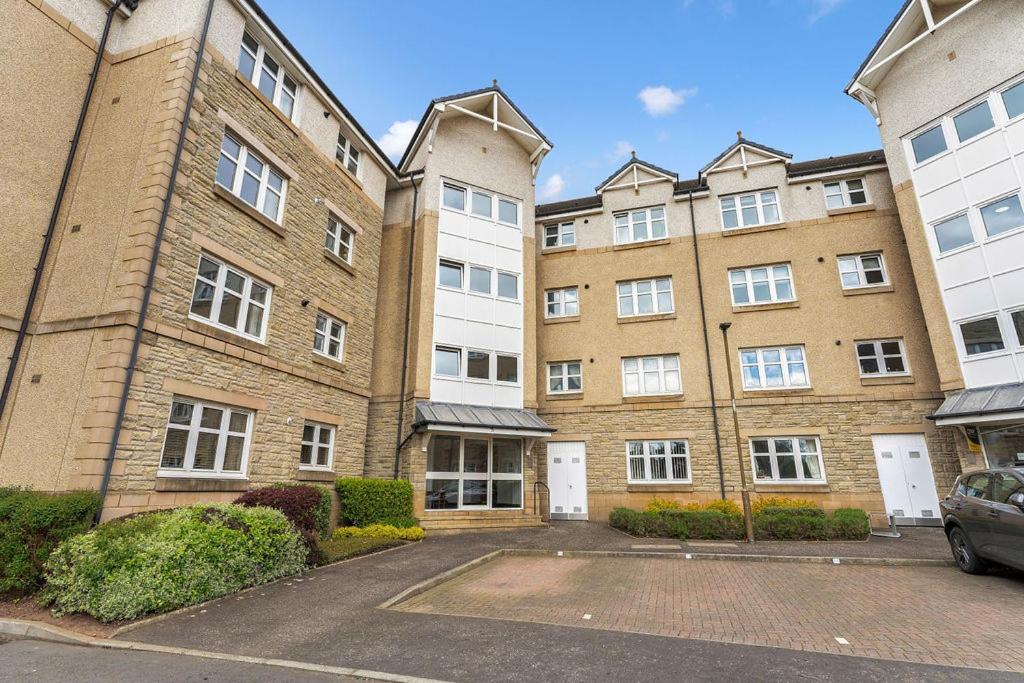 Modern 1br Flat - Free Parking + Lift Appartement