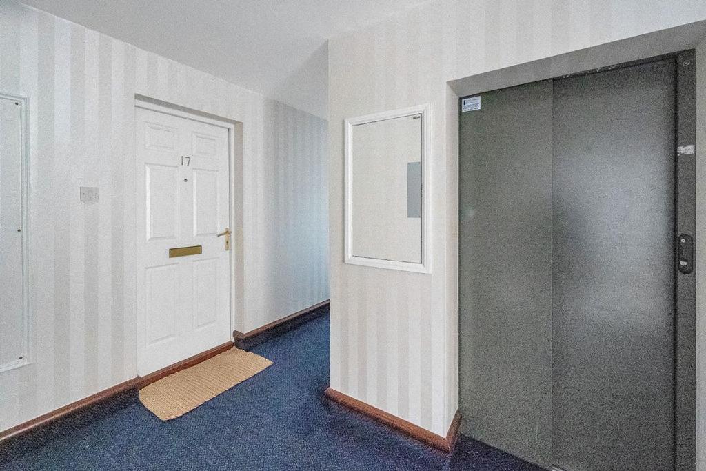 Appartement Modern 1br Flat - Free Parking + Lift *