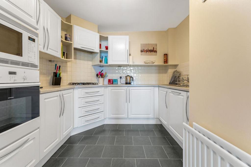 Appartement Modern 1br Flat - Free Parking + Lift