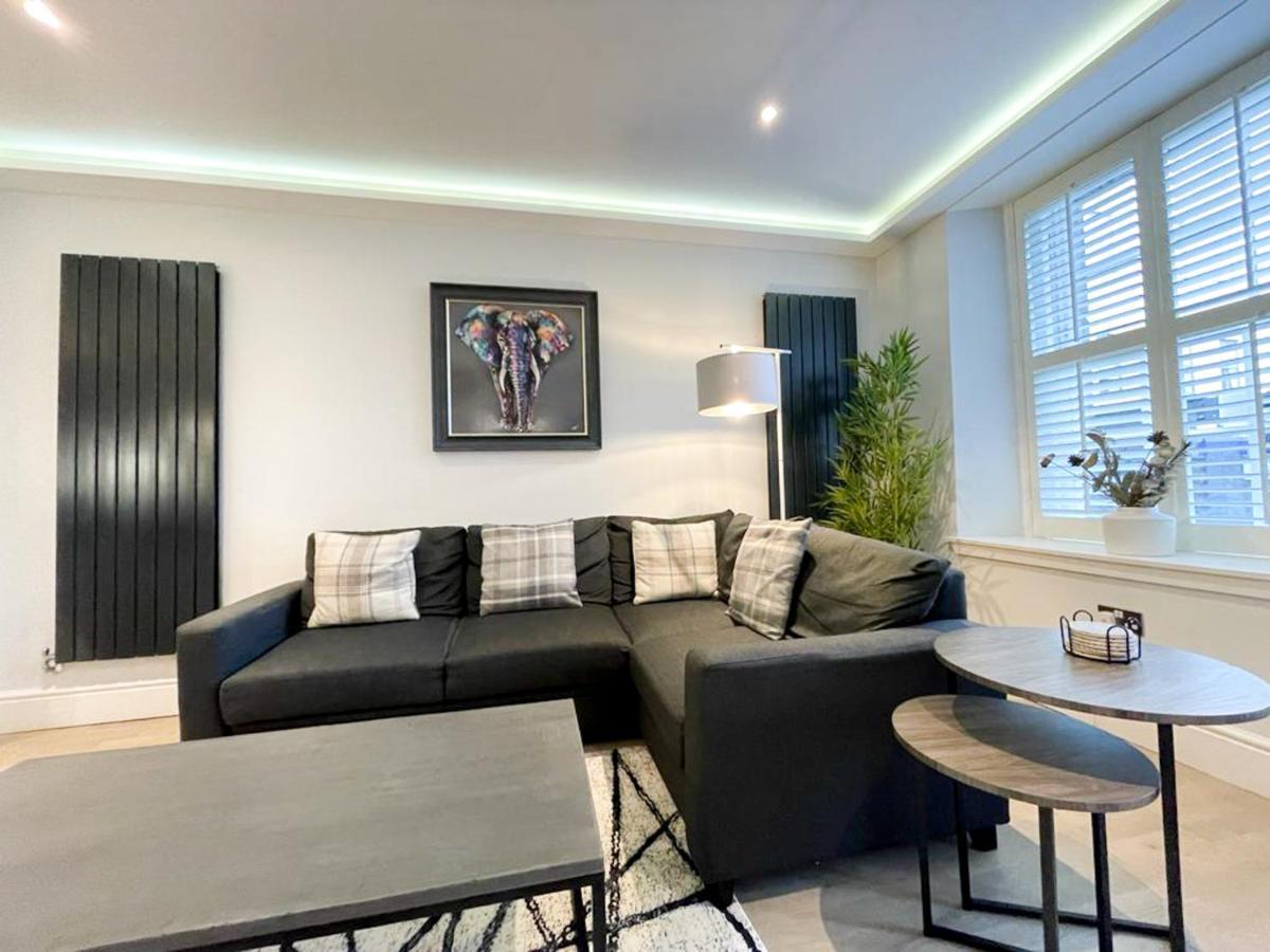 Modern 3 Bedroom Apartment, West End Edinburgh