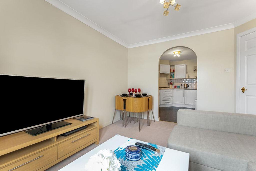 Appartement Modern 1br Flat - Free Parking + Lift