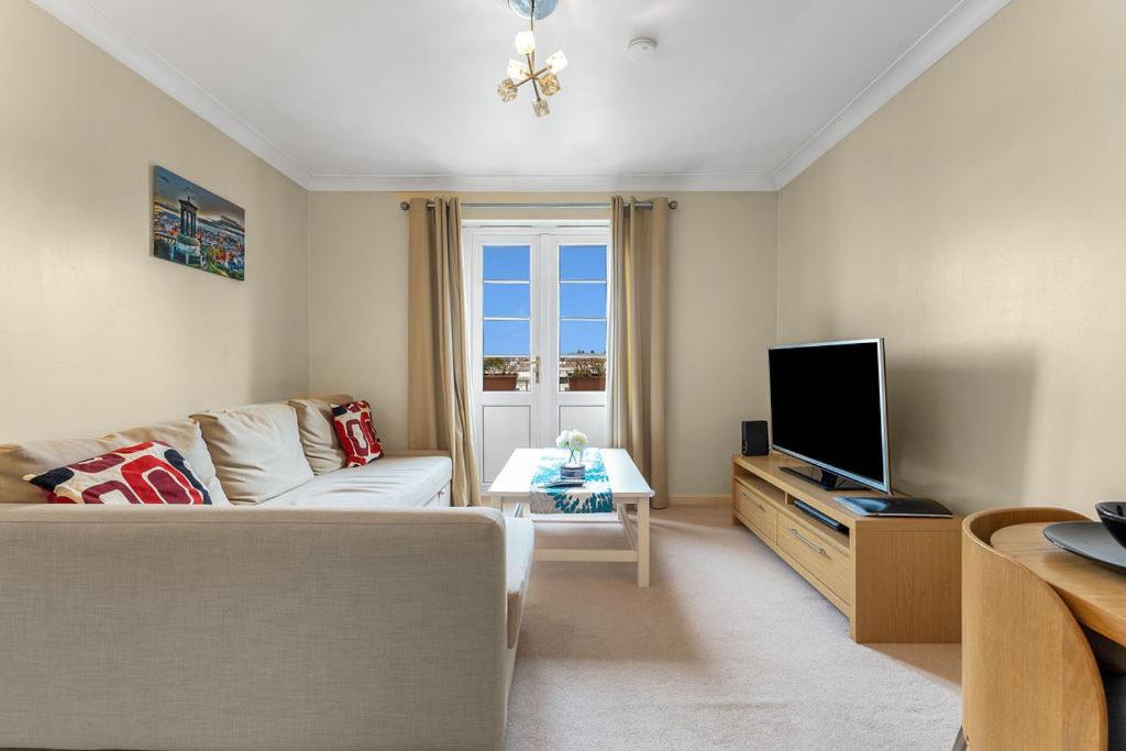 Modern 1br Flat - Free Parking + Lift Appartement