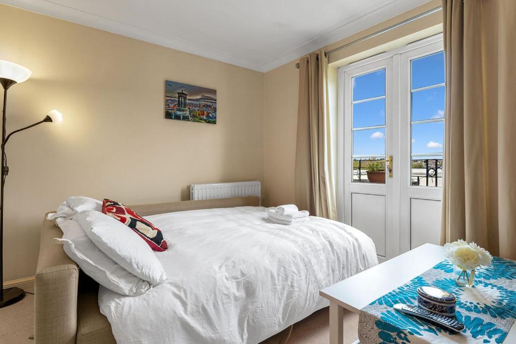 Modern 1br Flat - Free Parking + Lift Appartement