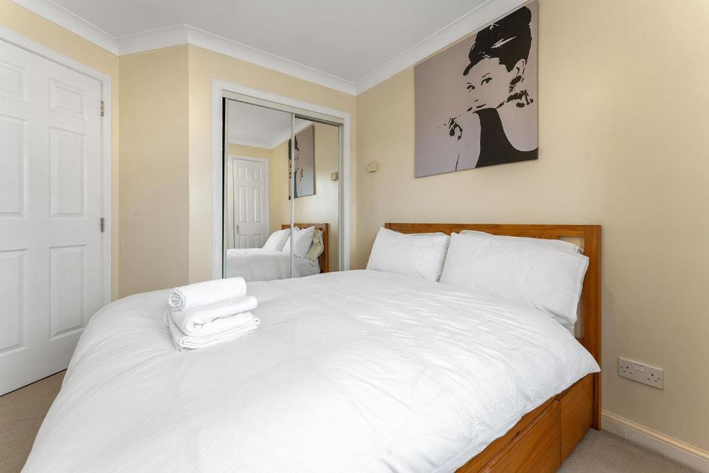 Modern 1br Flat - Free Parking + Lift Appartement