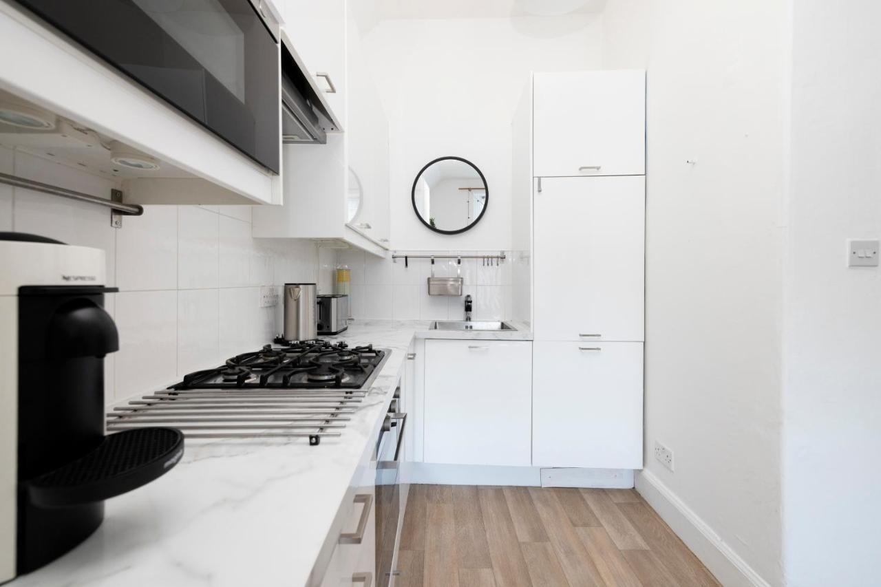Joivy Bright And Modern Flat With Desk Edinburgh
