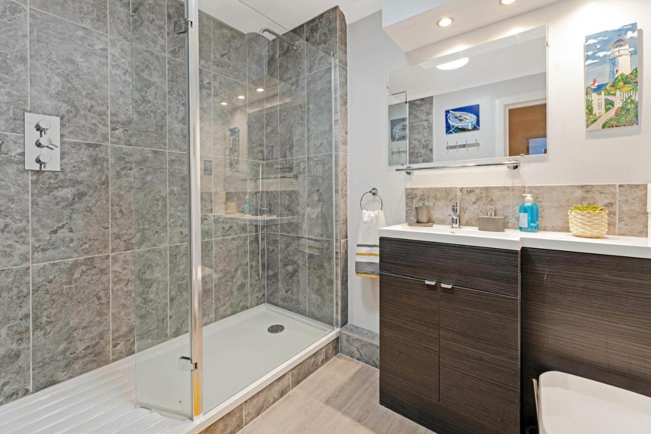 Appartement Elegant & Unique Getaway - Spacious 3 Bedroom, 2 Bathroom Centre - Free Allocated Parking.