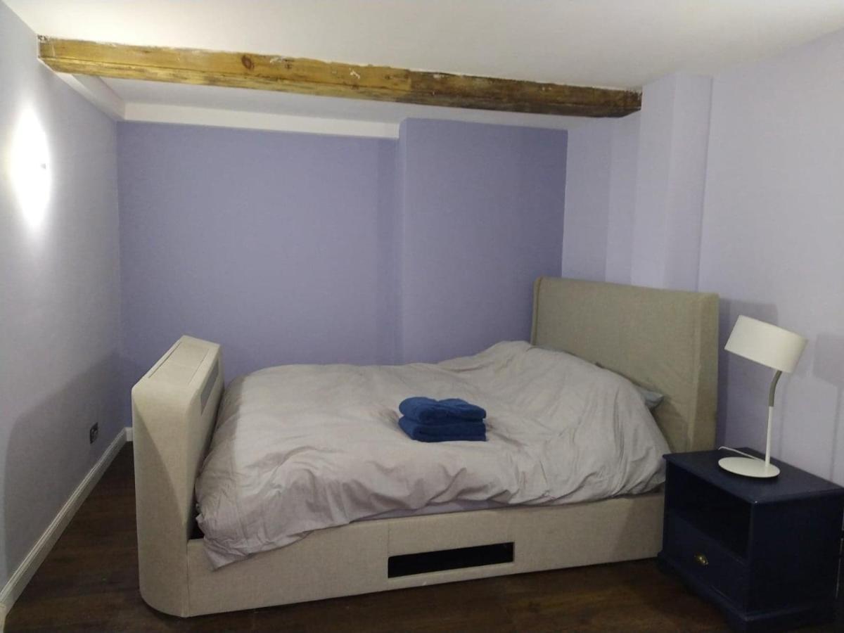 Lovely 2 Bedroom B-listed Converted Whisky Bond Édimbourg
