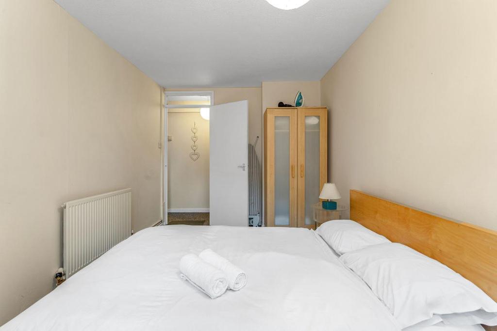 Edinburgh City Centre Aishia/Sakina Apartment