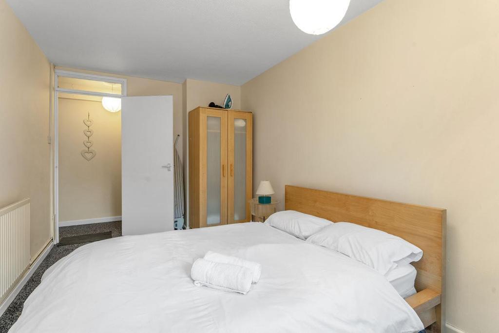 Edinburgh City Centre Aishia/Sakina Apartment *