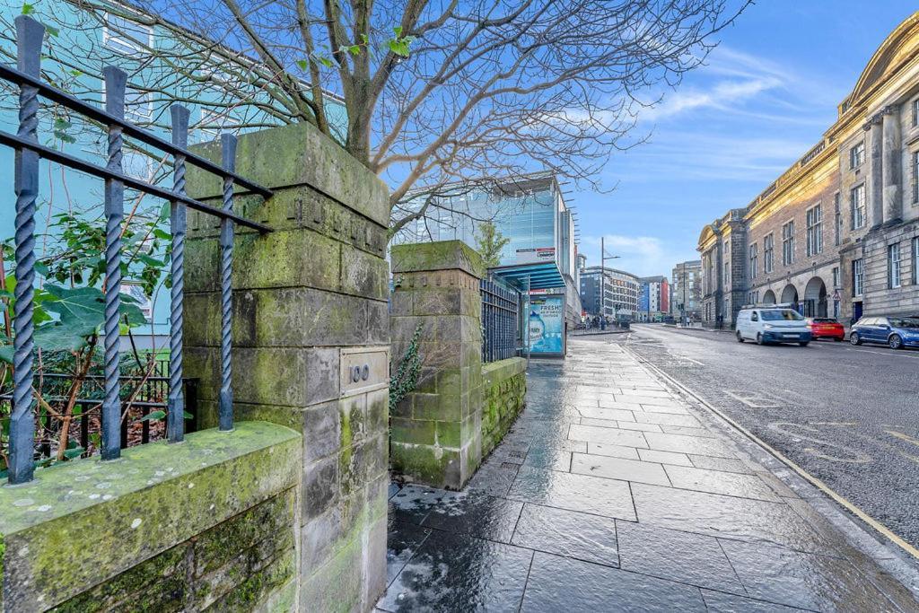 Edinburgh City Centre Aishia/Sakina Apartment Apartment EDI