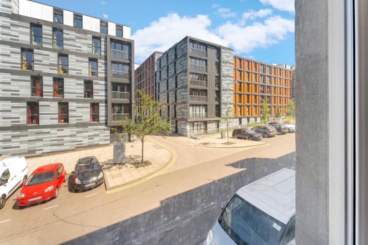 Modern & Spacious 1 Bedroom - Close To Centre - Sleeps Up To 3 Guests Apartment Edinburgh