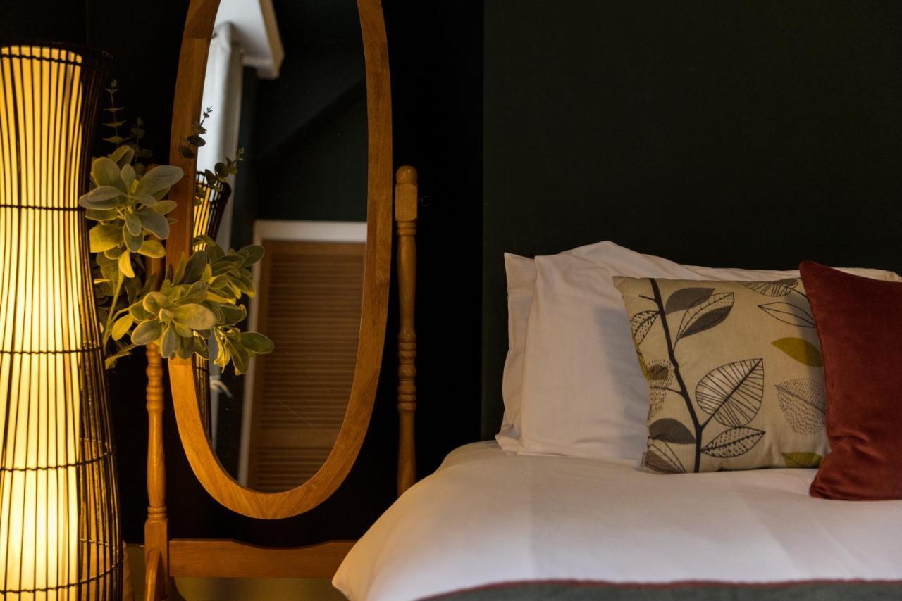 Joivy Contemporary With Free Parking Edinburgh