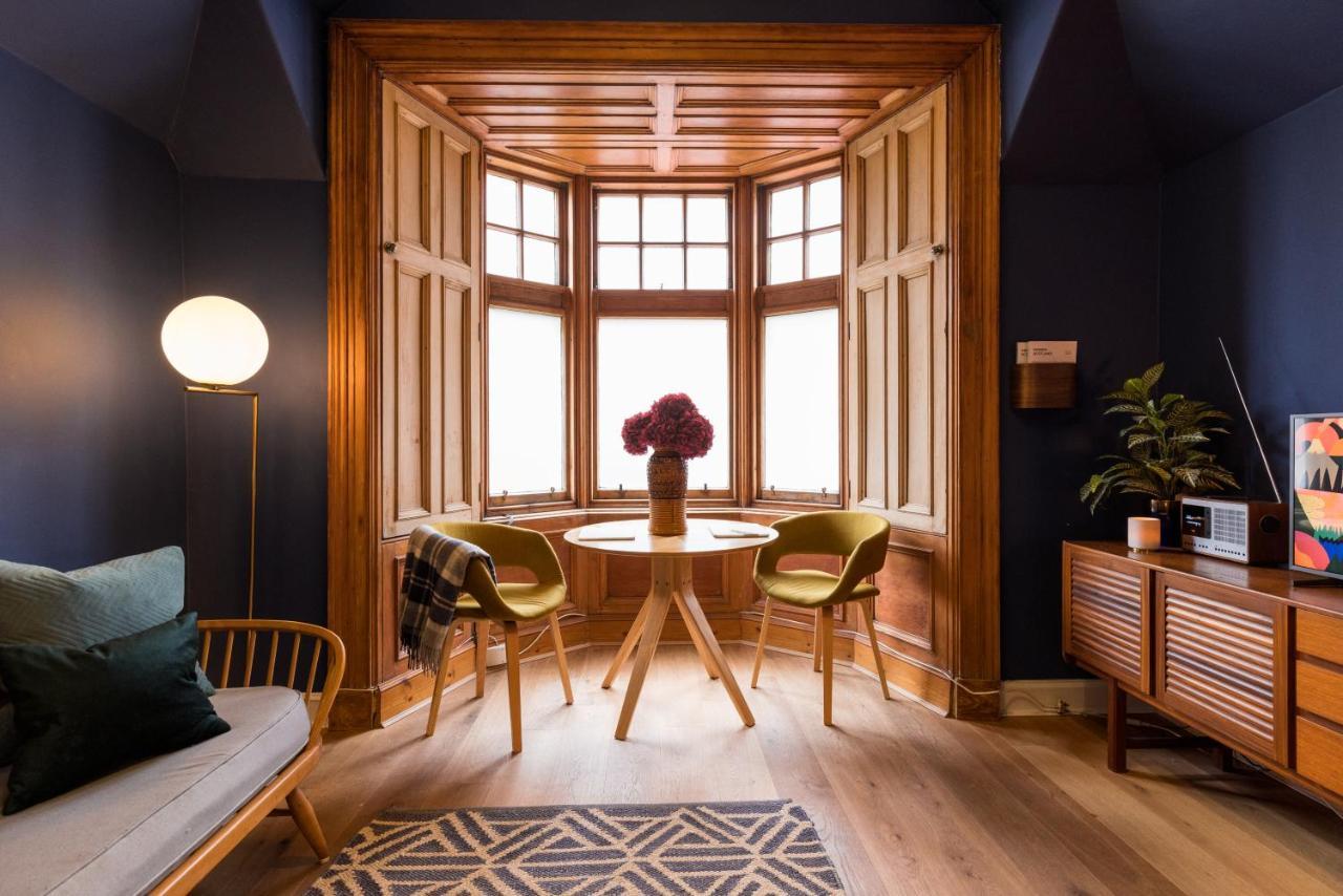 Joivy Contemporary With Free Parking Edinburgh