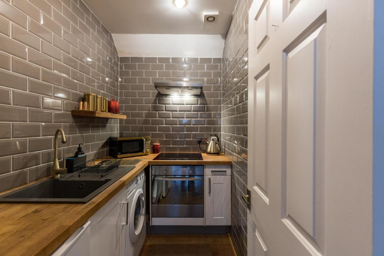 Joivy Contemporary With Free Parking Holiday home