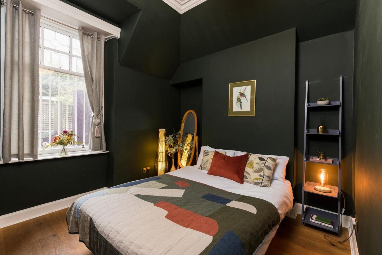Joivy Contemporary With Free Parking Holiday home Edinburgh