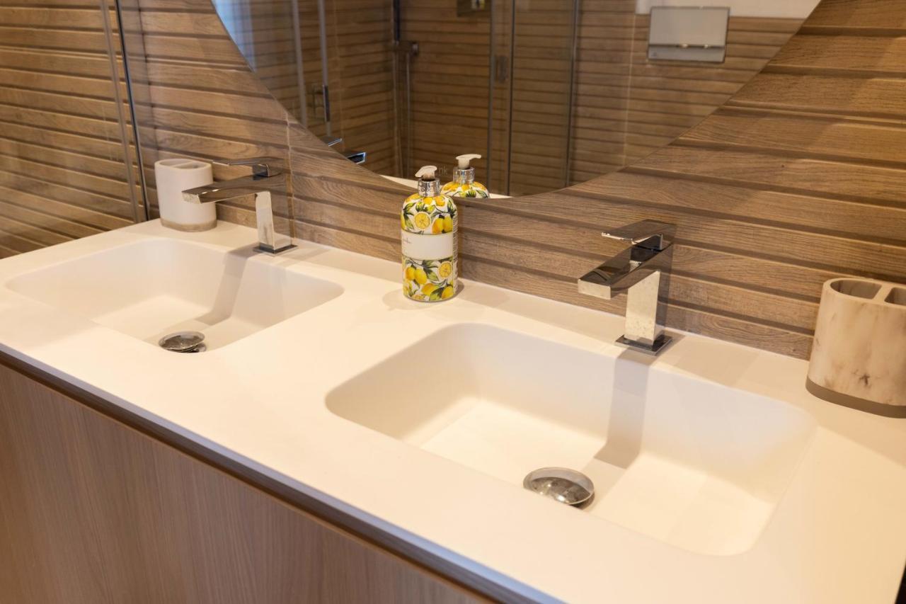 Joivy Beautiful Penthouse With Terrace & Jacuzzi Apartment