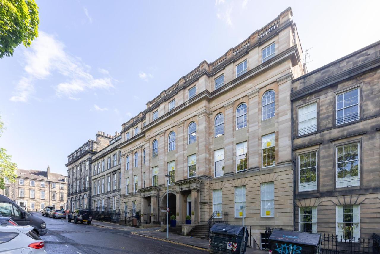 Joivy Beautiful Penthouse With Terrace & Jacuzzi Apartment Edinburgh