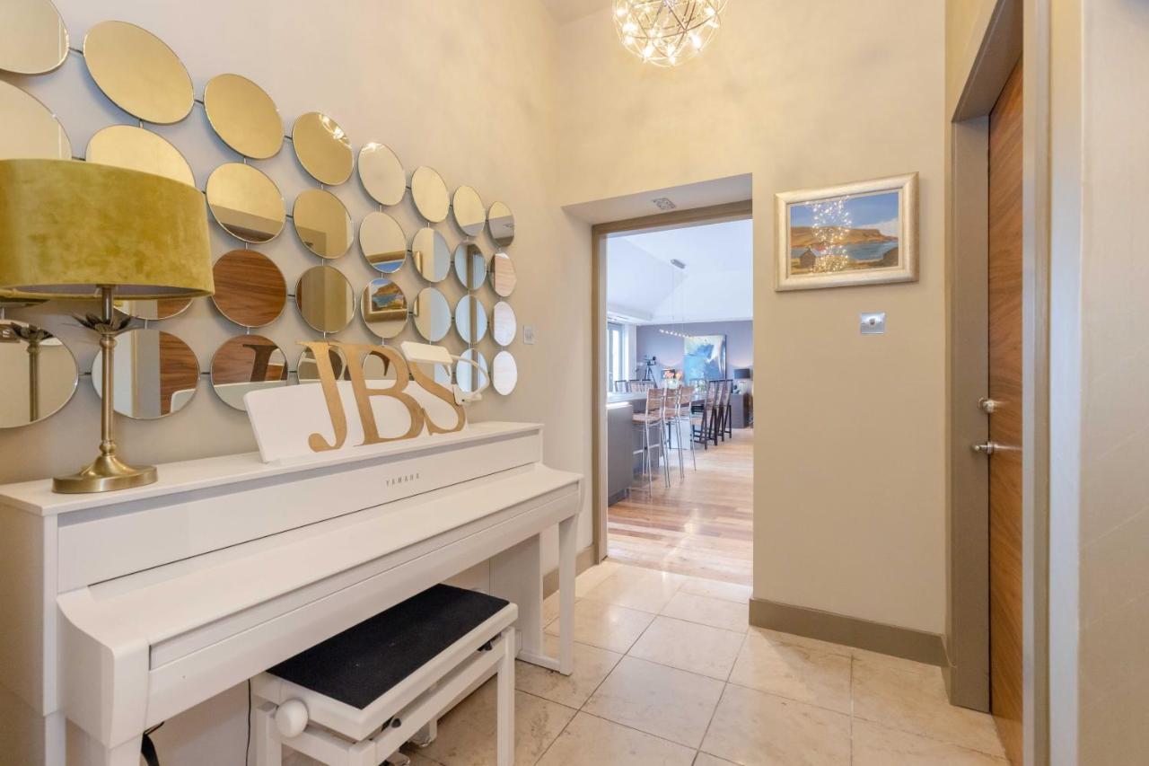 Joivy Beautiful Penthouse With Terrace & Jacuzzi Edinburgh