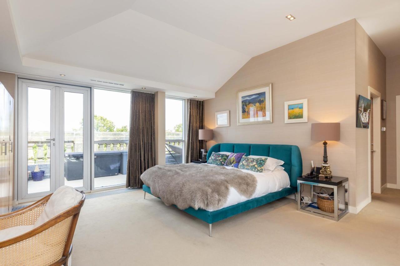 Joivy Beautiful Penthouse With Terrace & Jacuzzi Apartment Edinburgh