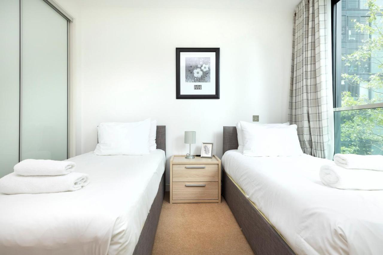 Apartment Altido Elegant Flat Near The Meadows With Parking