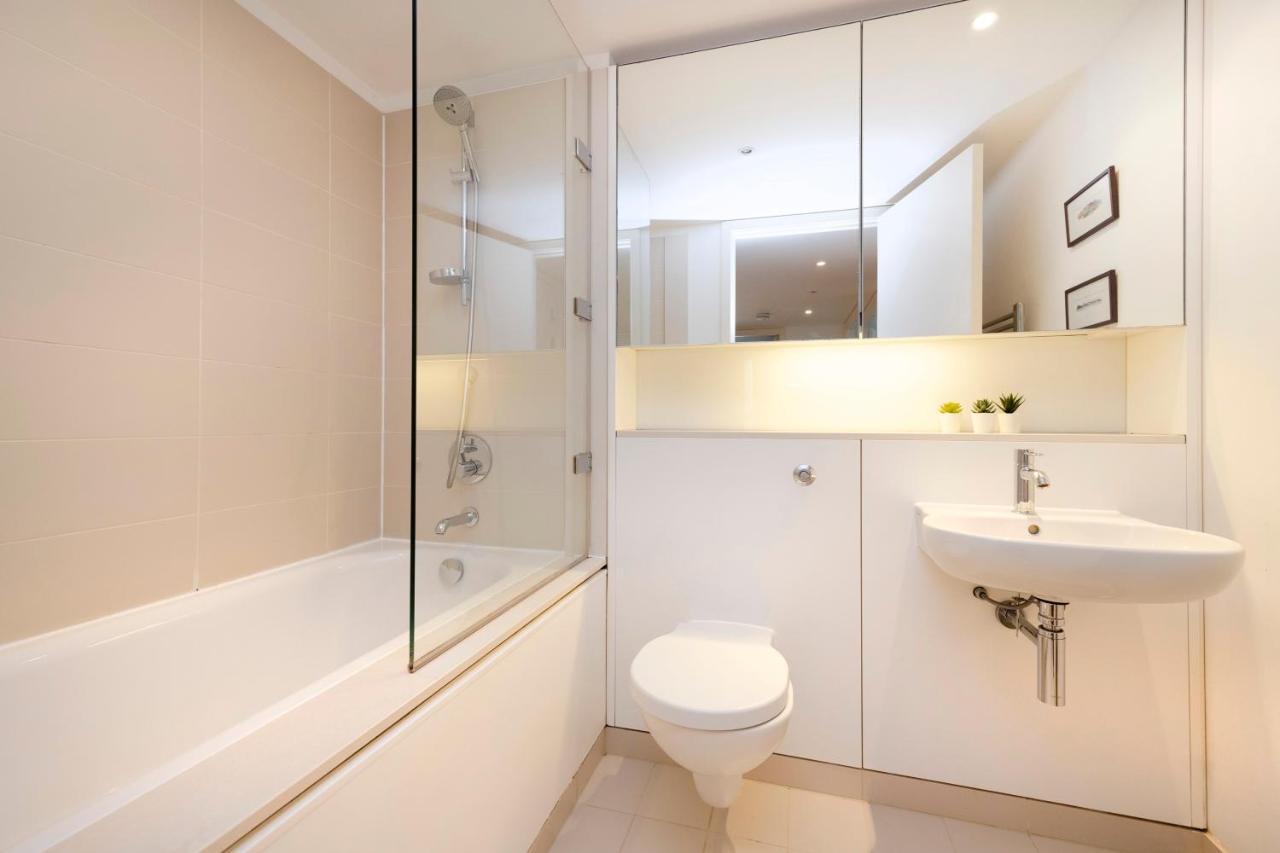 Apartment Altido Elegant Flat Near The Meadows With Parking