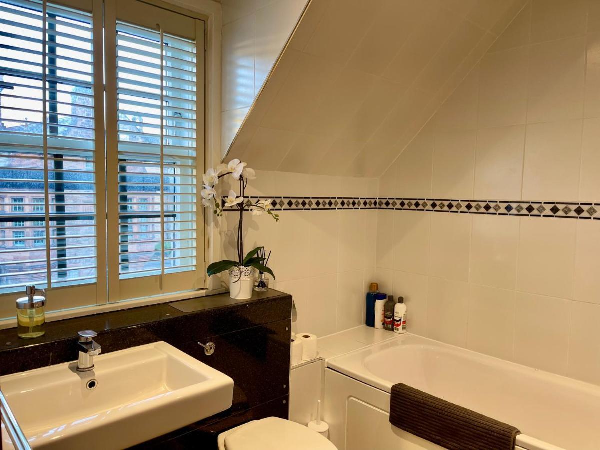 Appartement - With Balcony And Secure Garage Parking