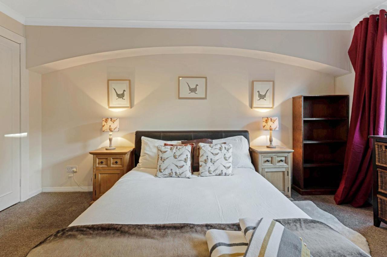 Elegant & Unique Getaway - Spacious 3 Bedroom, 2 Bathroom Centre - Free Allocated Parking. Appartement