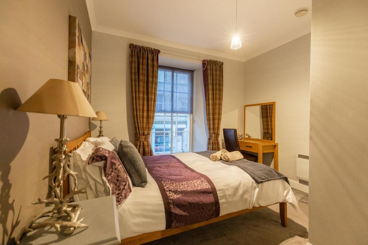 Two Bedroom Within Walking Distance To Centre *