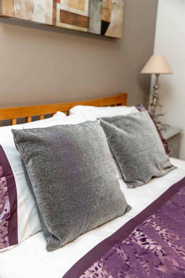 Appartement Two Bedroom Within Walking Distance To Centre *
