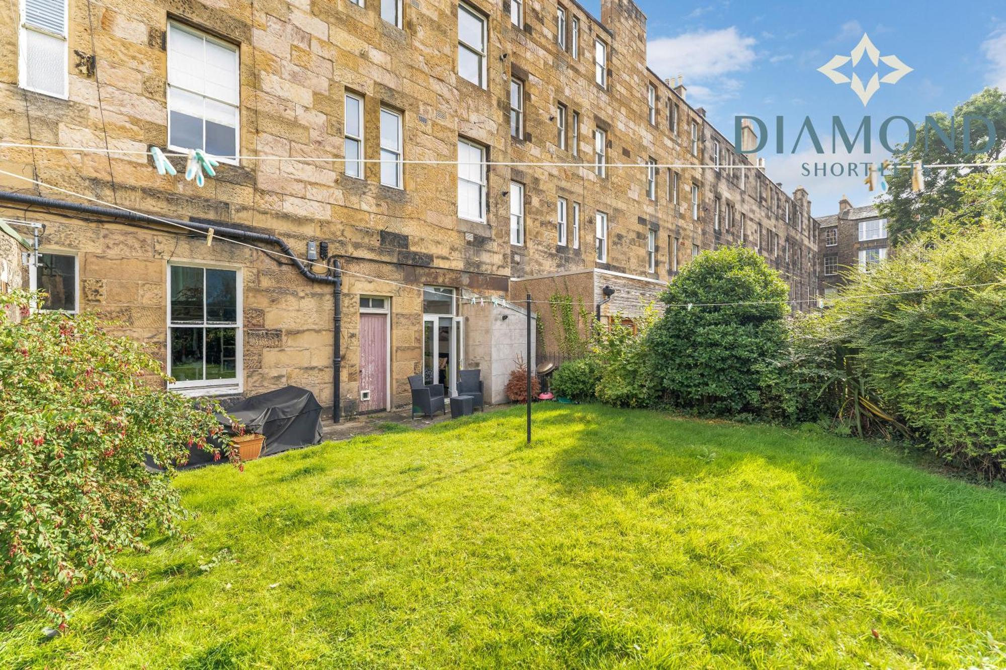 Spacious 1 Bed Ground Floor With Garden