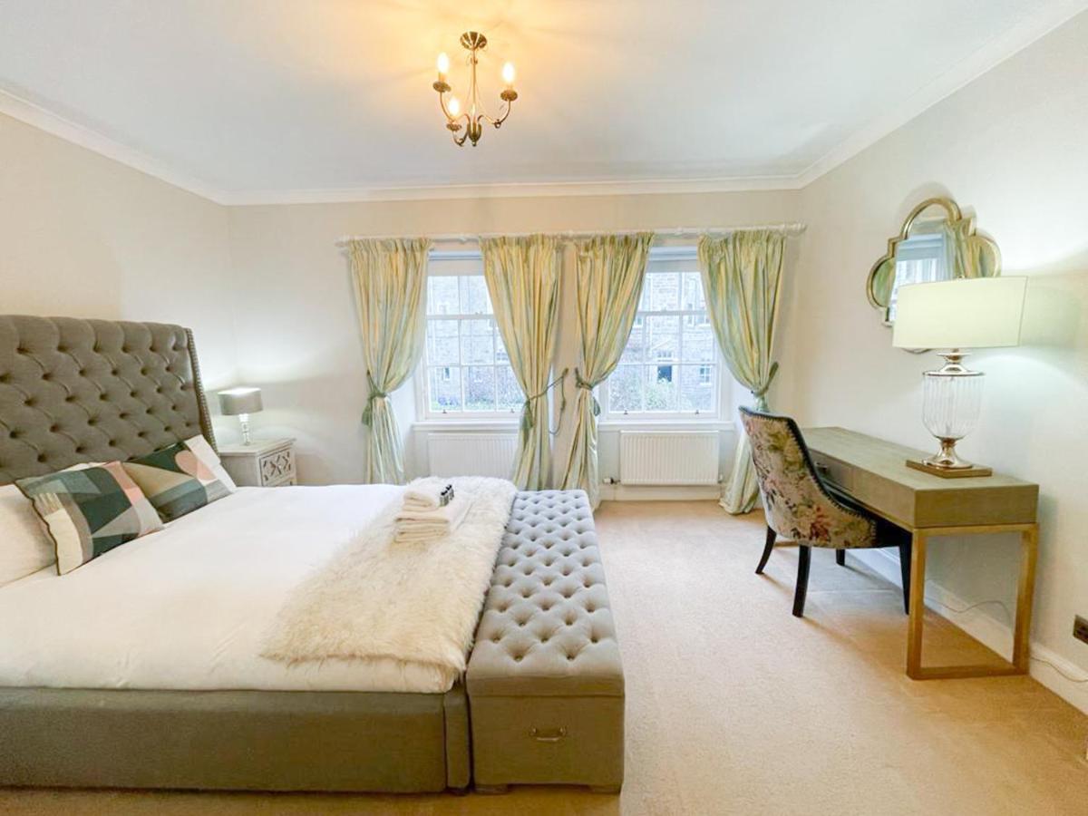 Sophisticated 3br With Garden, Quiet New Town Lane